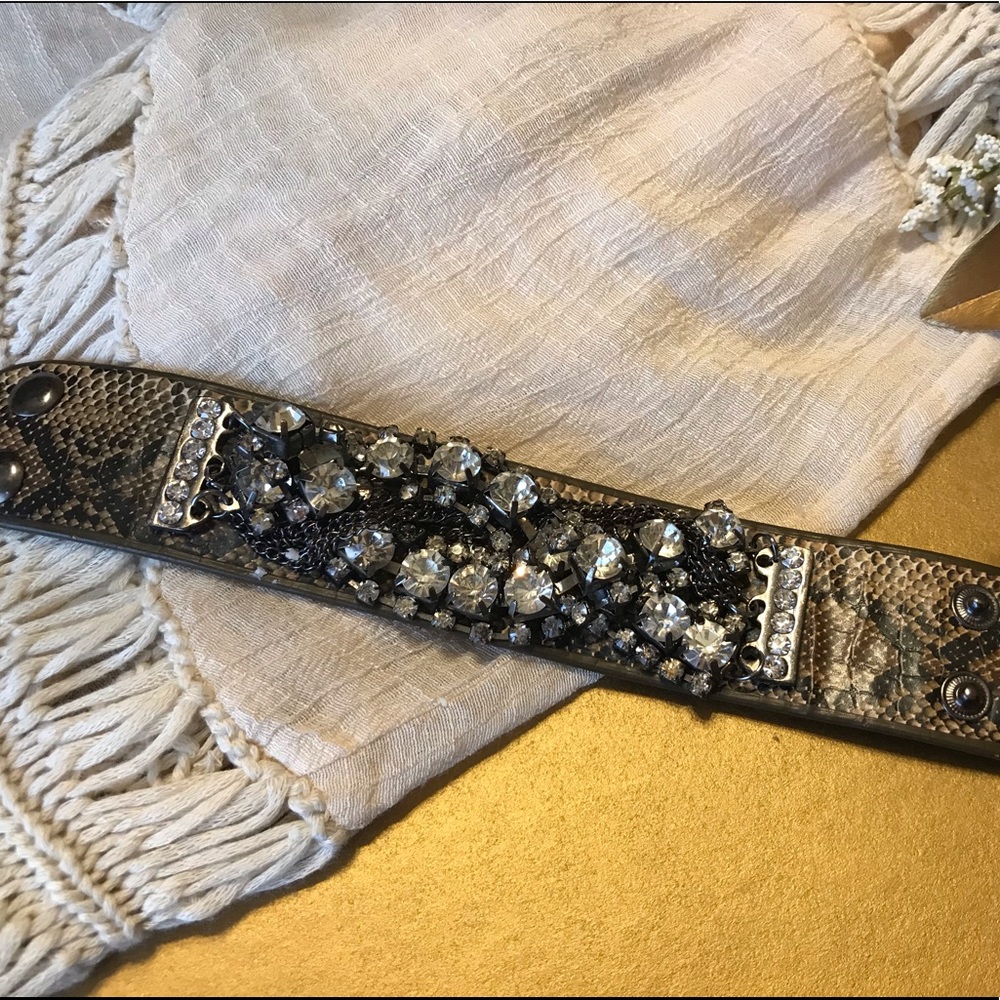 Faux Snakeskin Bling Cuff Bracelet⚜️